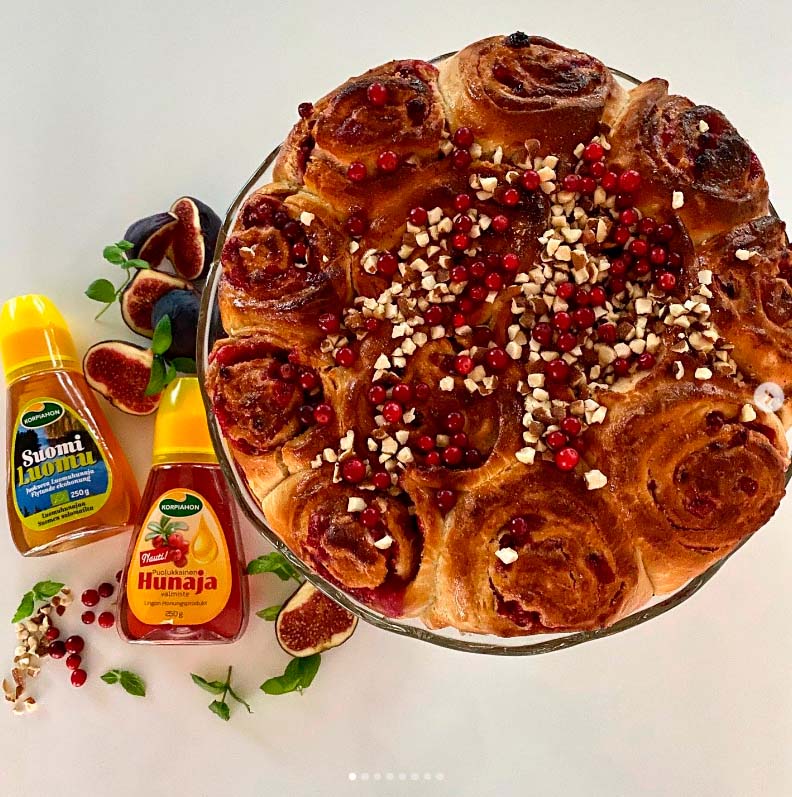 Hunajainen Puolukka-Bostonkakku
